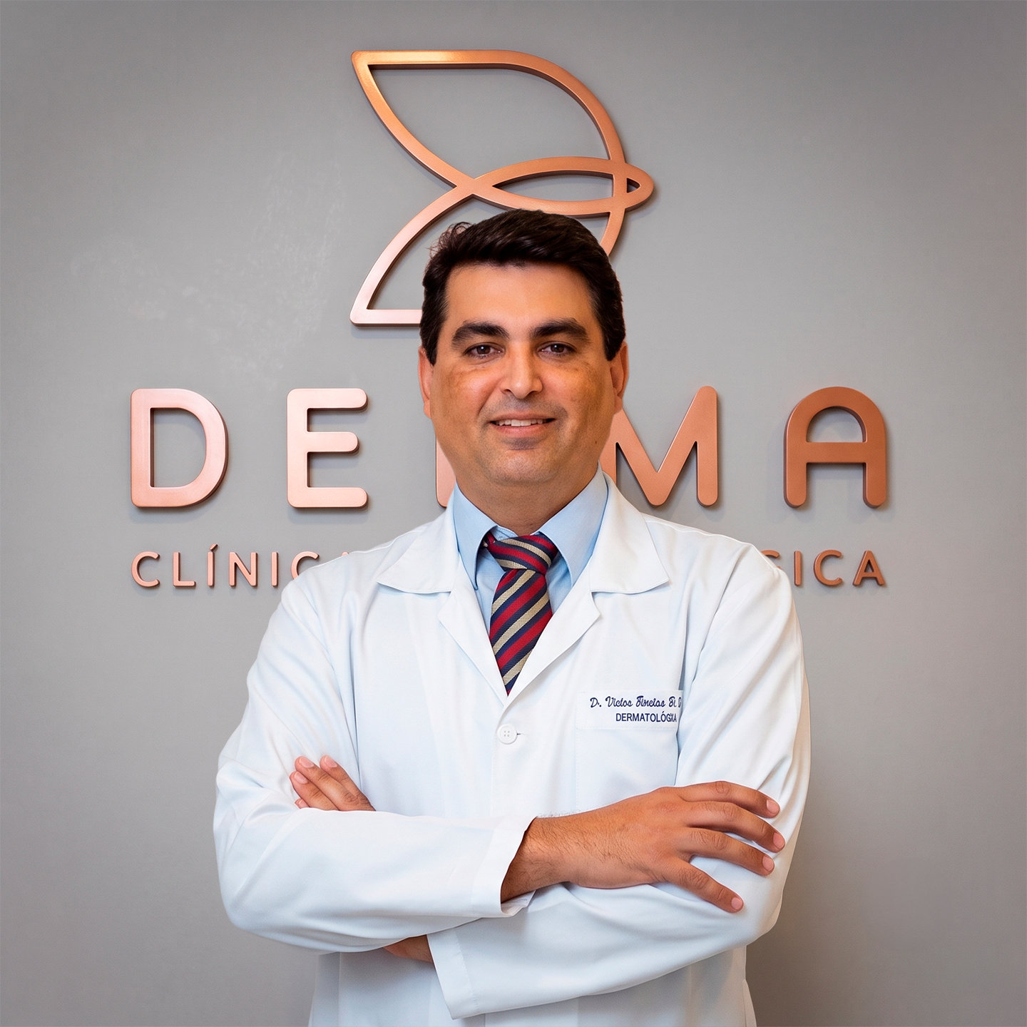 Dr. Thiago Bretas, médico dermatologista da Derma Clínica Dermatológica em Governador Valadares